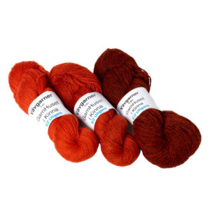 Garnhuset Wool 6/2 Nm Three skeins of Garnhuset wool 6/2 in autumn colours.
